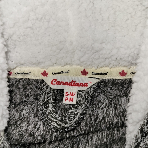 Canadiana House Coat - Picture 2 of 3